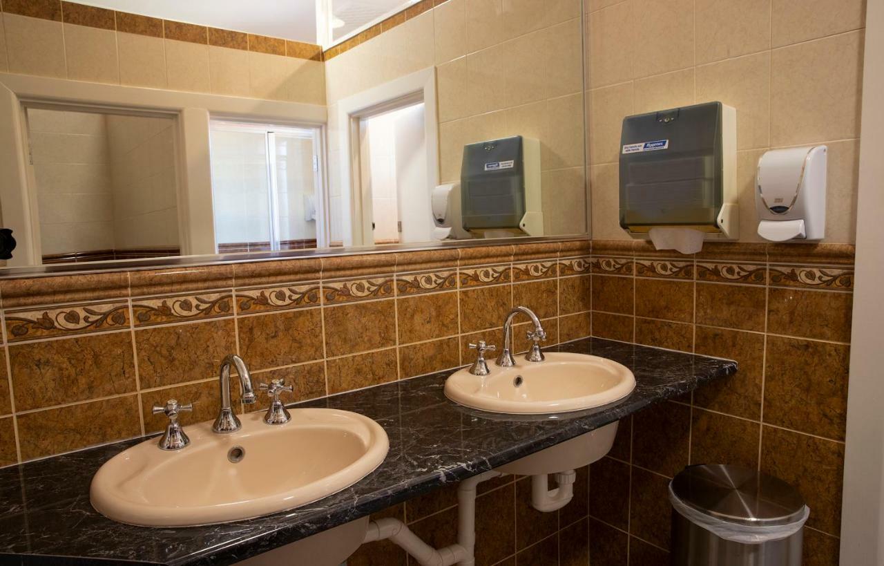 Criterion Hotel Gundagai Esterno foto